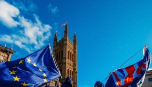 Bandeiras da UE e Reino Unido