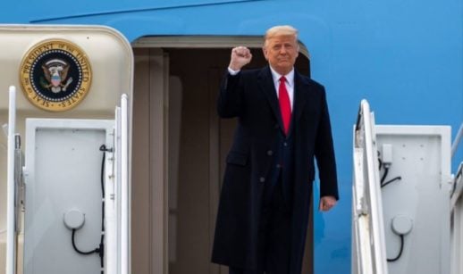Trump na porta do acião