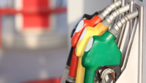 Bomba de posto de combustível com gasolina, diesel e gás. Preços sofrerão aumento