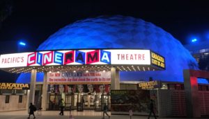 Fachada do Cinerama Dome, da rede ArcLight Cinemas and Pacific Theatres cinerama dome
