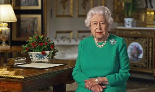 Rainha Elizabeth II, do Reino Unido, posando para foto