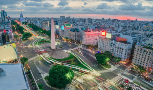 Foto aérea do obelisco, em Buenos Aires, capital da Argentina
