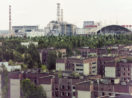 Reator da usina nuclear de Chernobyl (ao fundo) e cidade fantasma de Pripyat, na Ucrânia