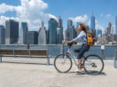 estudante de bicicleta em NY
