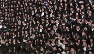 Multidão na festa em Israel