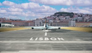 avião decola em Lisboa