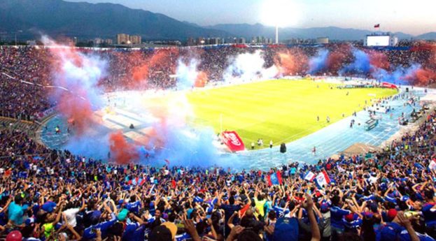 Estádio de Universidad de Chile em jogo contra o Colo Colo, clubes do país
