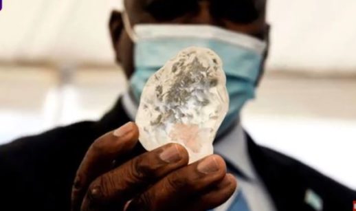 Terceiro maior diamante do mundo nas mãos de funcionário da Debswana