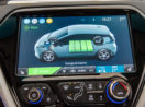 Imagem de painel interno do Chevrolet Bolt, um dos carros elétricos da GM