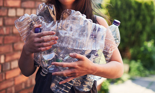 Reciclagem de garrafas de plástico