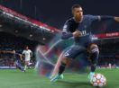 Frame de Kylian Mbappé durante partida virtual do FIFA 22