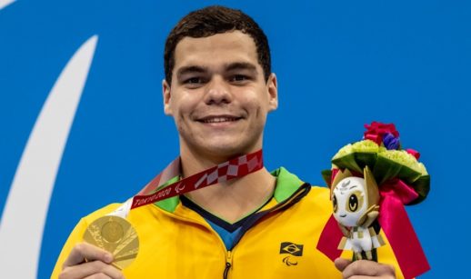 Gabriel Bandeira, medalhista de ouro do Brasil nos Jogos Paralímpicos de Tóquio, sorrindo