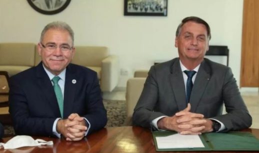 Queiroga sem máscara com Bolsonaro