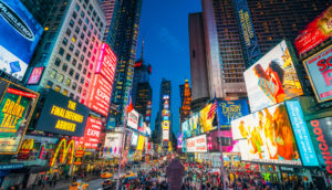 Times Square, Nova York, nos EUA, que vão aceitar pessoas vacinados com a Coronavac