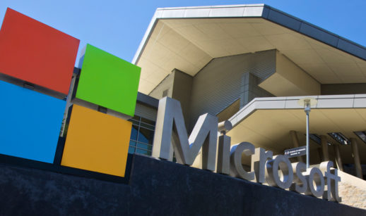 Fachada de prédio da Microsoft, nos EUA, que passou a Apple como empresa de capital aberto mais valiosa do mundo
