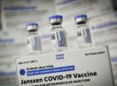 Caixa com três doses da vacina da Janssen contra a covid-19