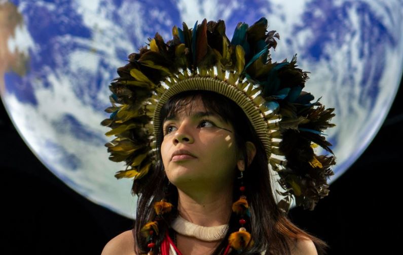Quem é Txai Suruí, a única brasileira a falar na COP-26