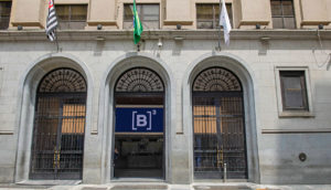 Fachada da B3, a bolsa de valores brasileira, onde ocorrem as ofertas iniciais de ações