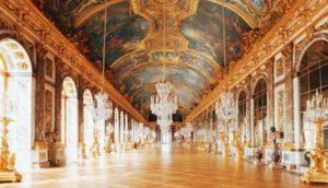 A Sala dos Espelhos, do Castelo de Versalhes