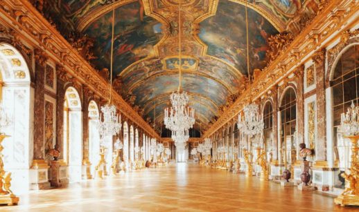 A Sala dos Espelhos, do Castelo de Versalhes