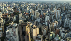 Aérea de prédios em São Paulo, alusivo à carteira de fundos imobiliários de janeiro do Safra