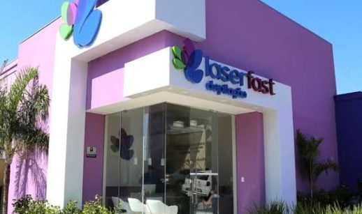 Fachada de unidade da LaserFast em São José do Rio Preto, nas cores rosa e branca