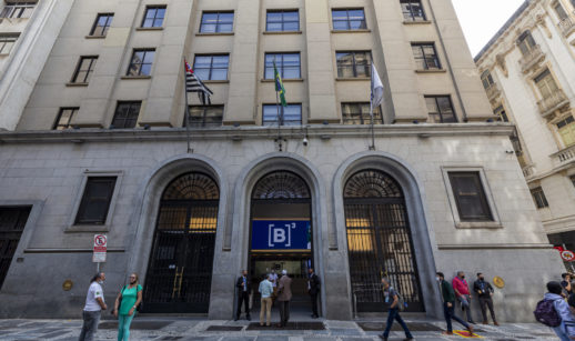 Fachada do prédio da B3, a bolsa de valores brasileira, em São Paulo, onde a Livetech da Bahia vai distribuir ações