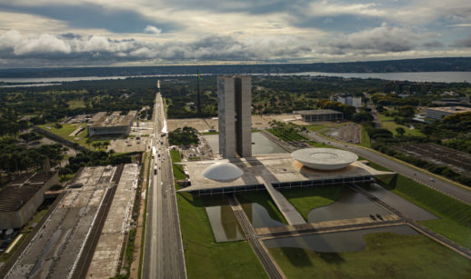 Aérea do Congresso Nacional do Brasil, País que está com rating de Ba2 da agência Moody's