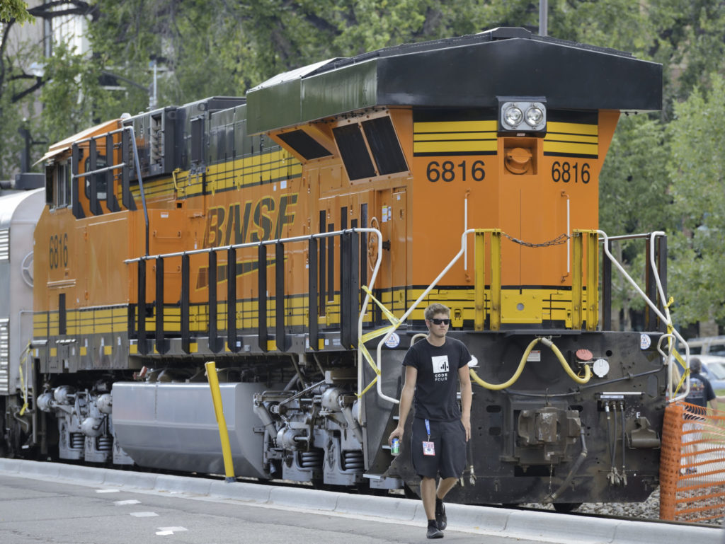 A BNSF, da Berkshire Hathaway, de Warren Buffet, opera um dos maiores sistemas ferroviários da América do Norte | Foto: Getty Images