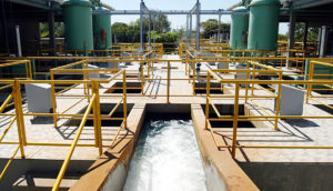 Estação de tratamento de água da Sanepar, com destaque para elevatórias