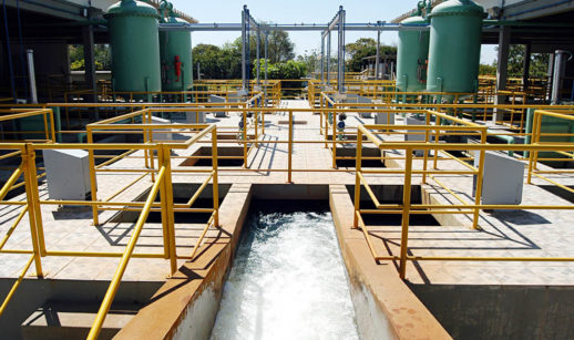 Estação de tratamento de água da Sanepar, com destaque para elevatórias