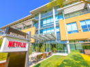 Fachada do prédio da Netflix, que anunciou demissões