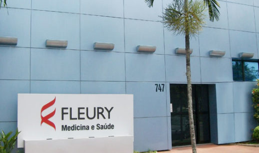 Fachada de prédio do Fleury, em cinza claro, que se fundiu com a Hermes Pardini