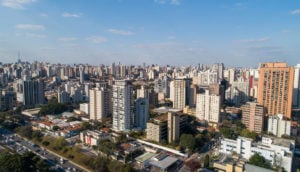 Aérea de prédios em São Paulo, alusivo ao financiamento imobiliário