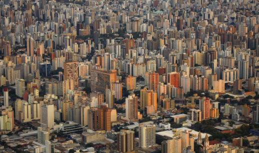 Aérea de prédios em Belo Horizonte, alusivo ao preço do aluguel residencial em julho no País