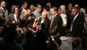 Lula com parlamentares em Brasília
