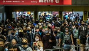 Máscaras no Metrô