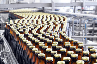 Brasileiros beberam 15,4 bilhões de litros de cerveja em 2022