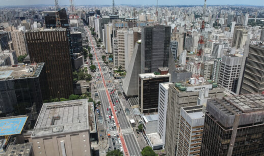 Avenida Paulista esquina com Augusta vista aérea